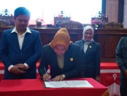 DPRD Koltim Sahkan Abd Azis dan Yosep Sahaka Sebagai Bupati dan Wabup Terpilih