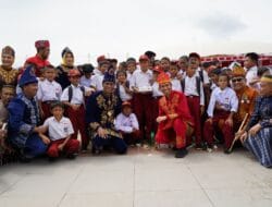 Apresiasi Pendiri Daerah, Pemkab Kolut Siapkan Beasiswa Bagi Anak Cucu hingga Bangku Kuliah