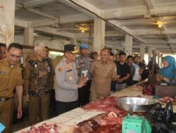 Kapolda Sultra Pimpin Sidak Pasar Sentral Kendari, Pantau Kenaikan Harga Bahan Pokok Jelang Ramadan